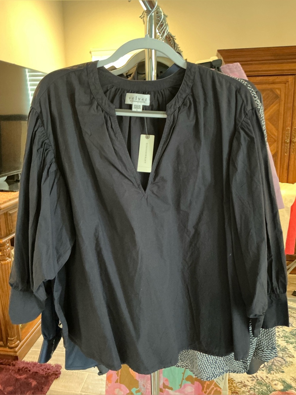 Velvet by Graham & Spencer Black V-Neck Puff-Sleeve Blouse